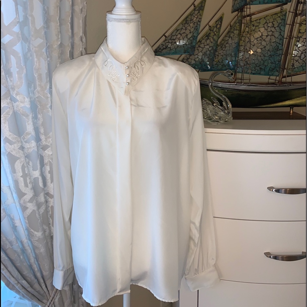 Eva Laurel button down white blouse